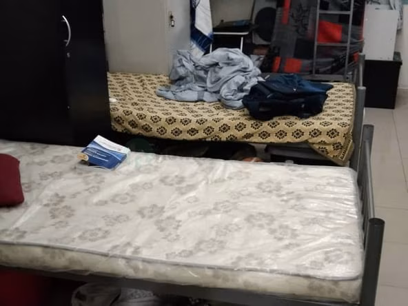Bed Space & Partition in Oud Metha