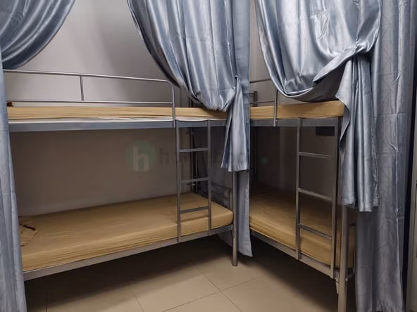 Bed Space & Partition in Al Satwa
