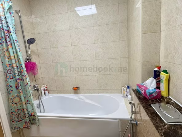 Room for Rent in Al Muraqqabat