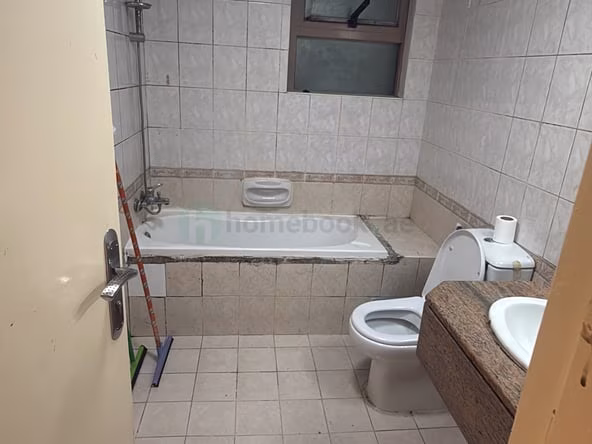 Room for Rent in Al Raffa