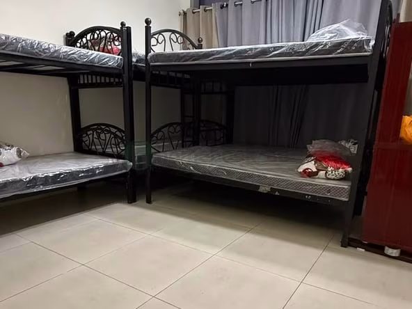 Bed Space & Partition in Muhaisnah