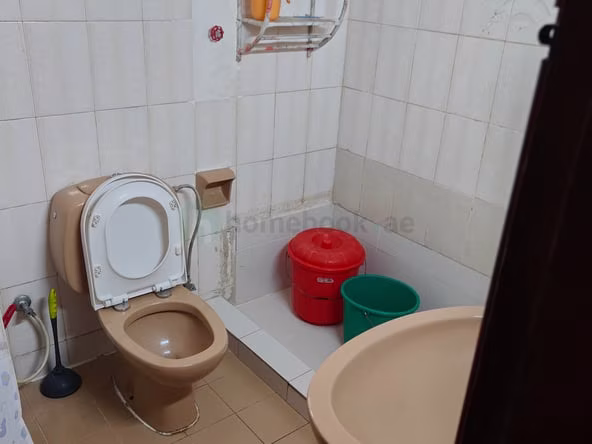 Room for Rent in Al Muraqqabat