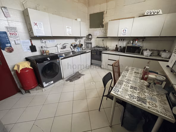 Bed Space in Rashidiya, Dubai & Partition Rooms for Monthly Rent