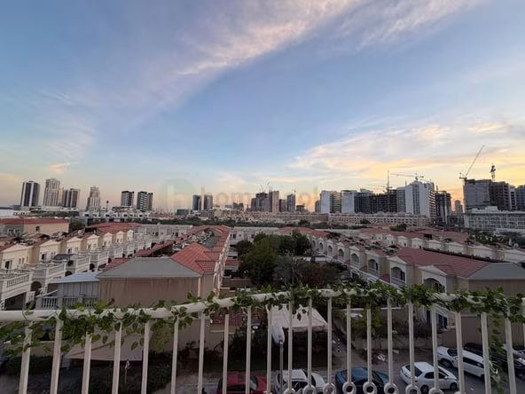 Bed Space & Partition in Jumeirah Village Circle (JVC)