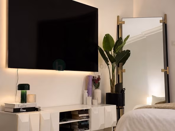 Bed Space & Partition in Jumeirah Village Circle (JVC)