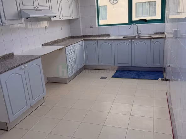 Bed Space & Partition in Al Mankhool