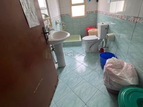Bed Space in Rashidiya, Dubai & Partition Rooms for Monthly Rent