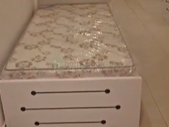 Bed Space & Partition in Al Garhoud