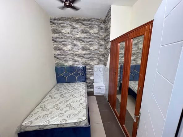 Bed Space & Partition in Al Mankhool
