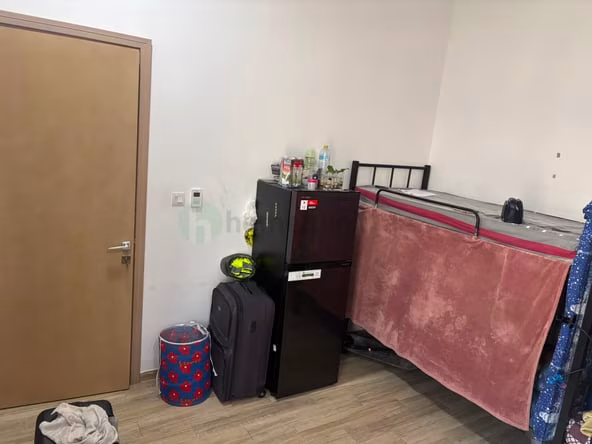 Bed Space & Partition in Jumeirah Village Circle (JVC)
