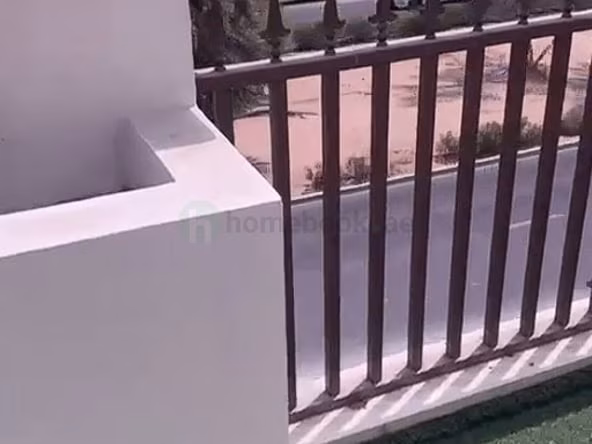 Bed Space & Partition in Jumeirah Village Circle (JVC)