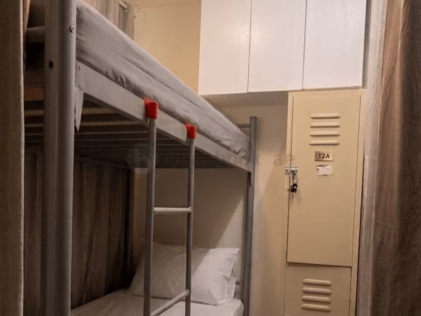 Bed Space & Partition in Al Muraqqabat