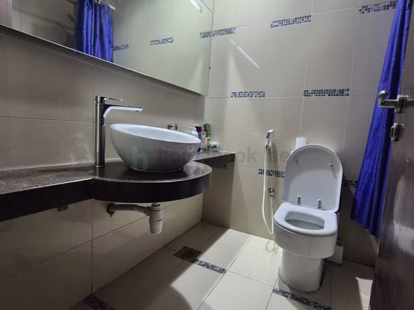 Bed Space & Partition for Rent in Al Muteena, Deira