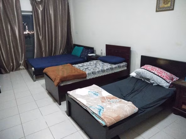 Bed Space & Partition in Discovery Gardens
