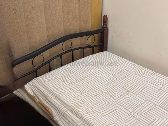 Bed Space in Al Quoz & Partitions for Monthly Rent