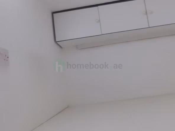 Bed Space & Partition in Al Muraqqabat