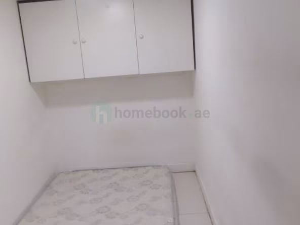 Bed Space & Partition in Al Muraqqabat