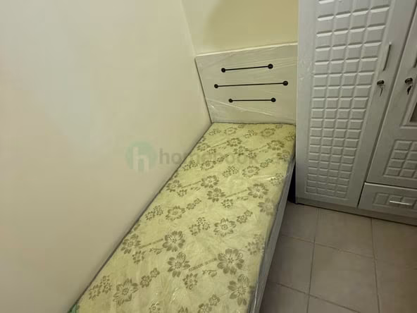 Bed Space & Partition in Discovery Gardens