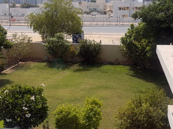 Bed Space in Al Jafiliya