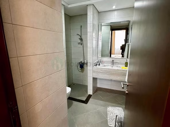 Room for Rent in Sheikh Zayed Road