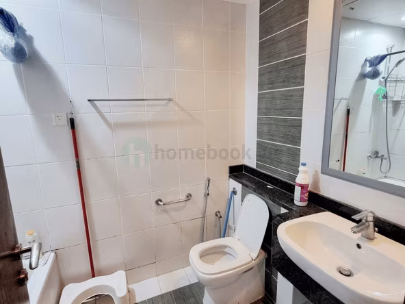 Room for Rent in Al Rigga