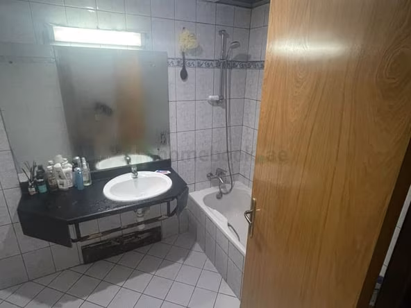 Bed Space for Rent in Sheikh Zayed Road Dubai