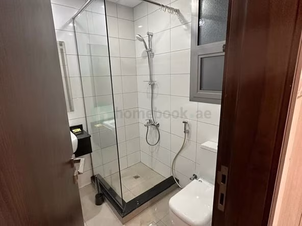 Room for Rent in Al satwa