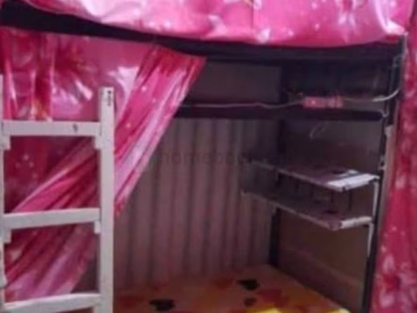 Bed Space for Rent in Al Satwa Dubai