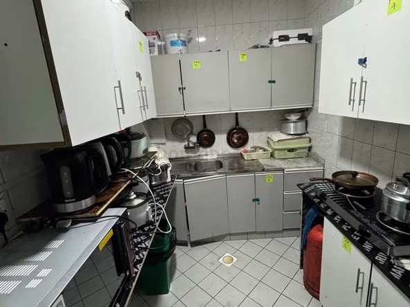 Bed Space for Rent in Al Satwa Dubai